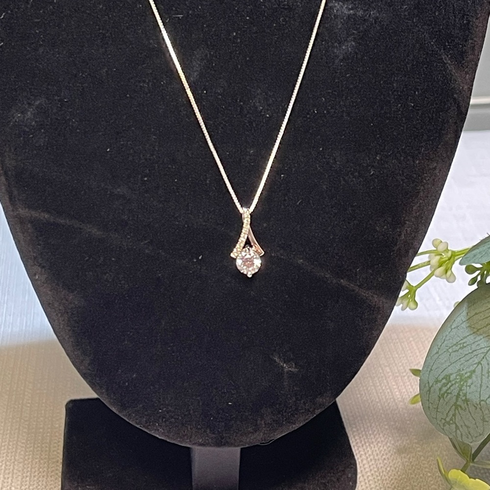 💎NWOT 2 CT Round Cut Diamond Twist Pendant 💎 - Picture 2 of 4